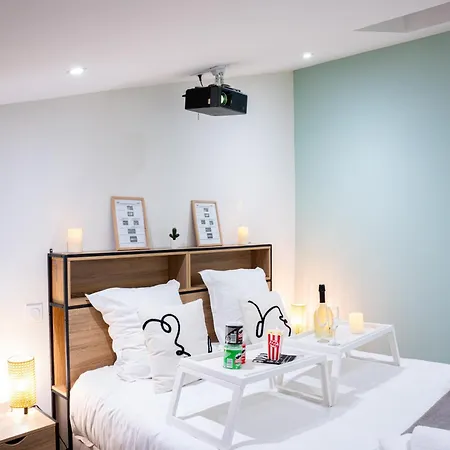 Food And Chill - Deux Appartements Hypercentre - 1 Theme Cinema - By Primo C0Nciergerie Tournus Exterior photo